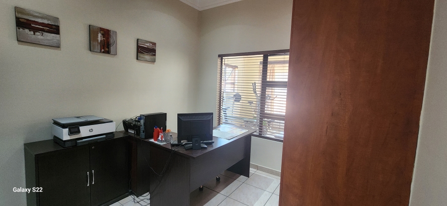 3 Bedroom Property for Sale in Sonneveld Gauteng