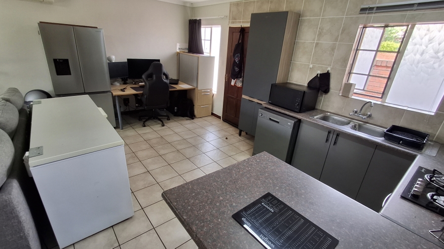 2 Bedroom Property for Sale in Montana Gauteng