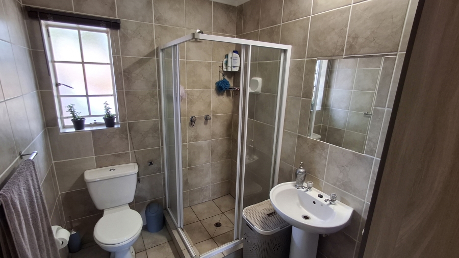 2 Bedroom Property for Sale in Montana Gauteng