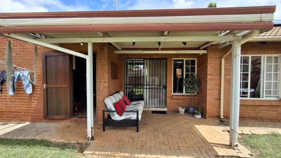 2 Bedroom Property for Sale in Montana Gauteng