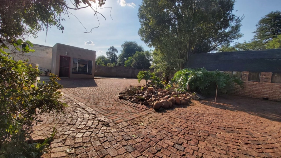 3 Bedroom Property for Sale in Selection Park Gauteng