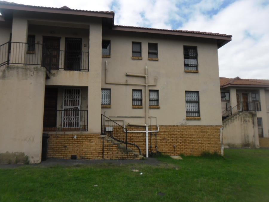 2 Bedroom Property for Sale in Groblerpark Gauteng