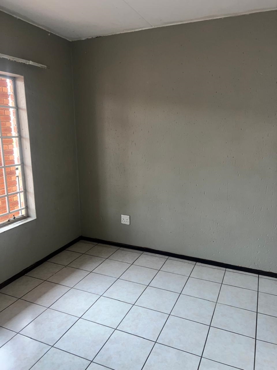 2 Bedroom Property for Sale in Comet Gauteng