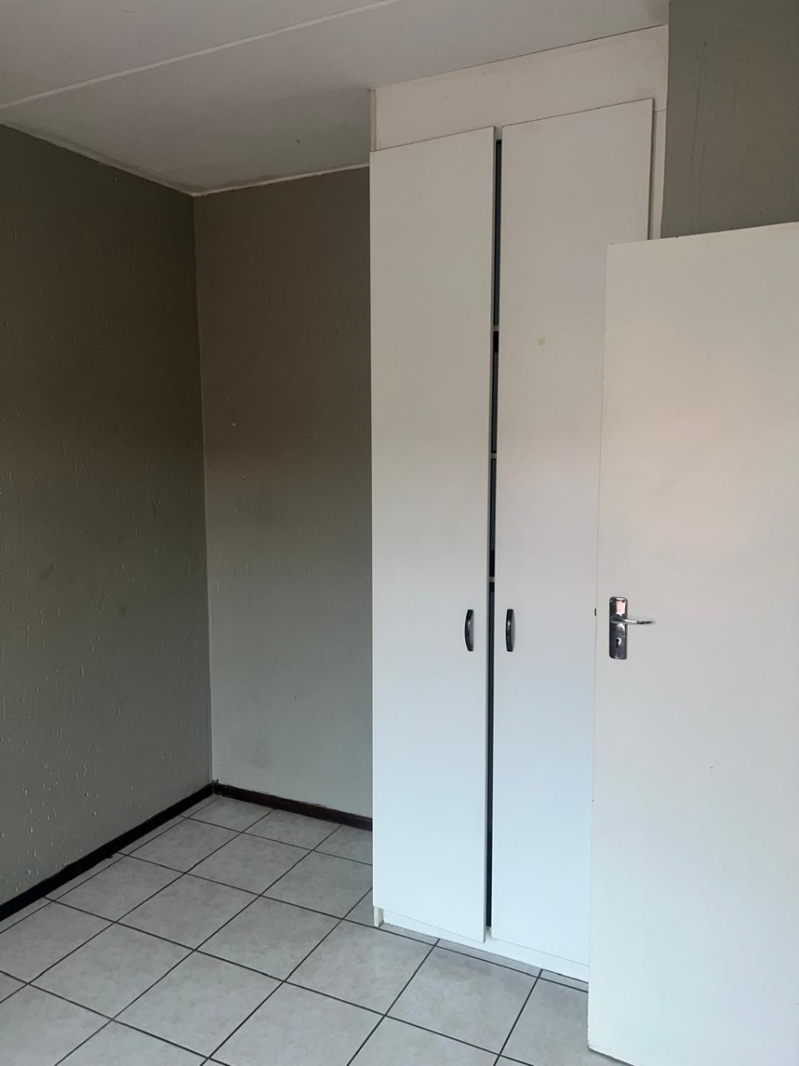 2 Bedroom Property for Sale in Comet Gauteng