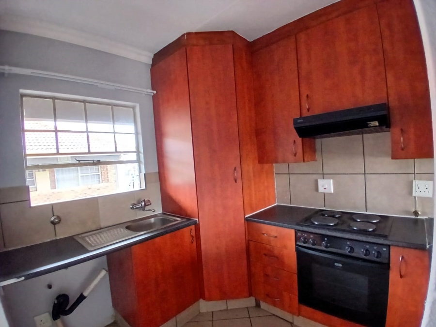 2 Bedroom Property for Sale in Aston Manor Gauteng