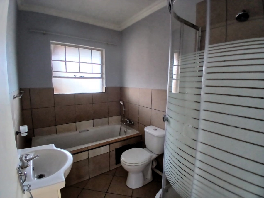 2 Bedroom Property for Sale in Aston Manor Gauteng