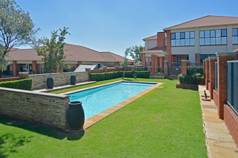 To Let 2 Bedroom Property for Rent in Greenstone Hill Gauteng