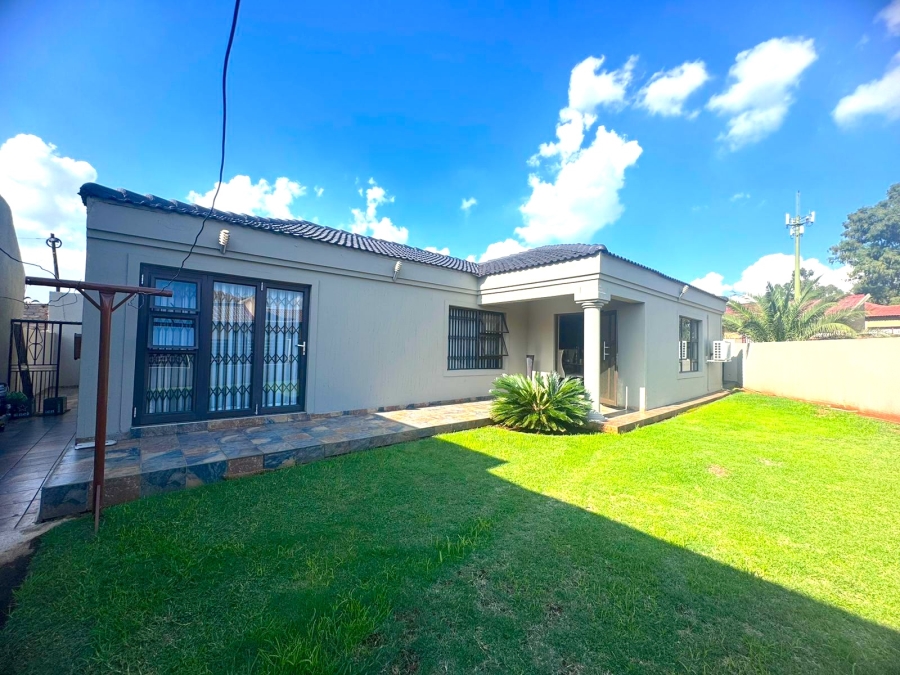 2 Bedroom Property for Sale in Spruit View Gauteng