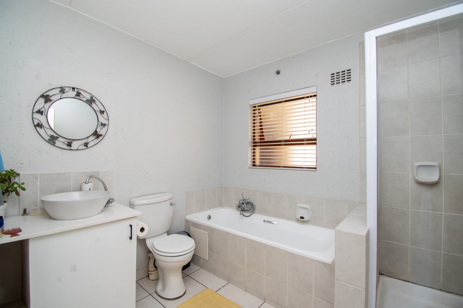 1 Bedroom Property for Sale in Ferndale Gauteng