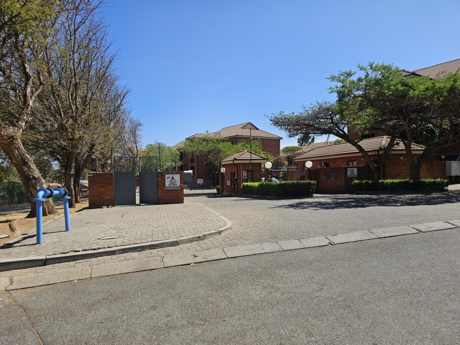 1 Bedroom Property for Sale in Honeydew Manor Gauteng