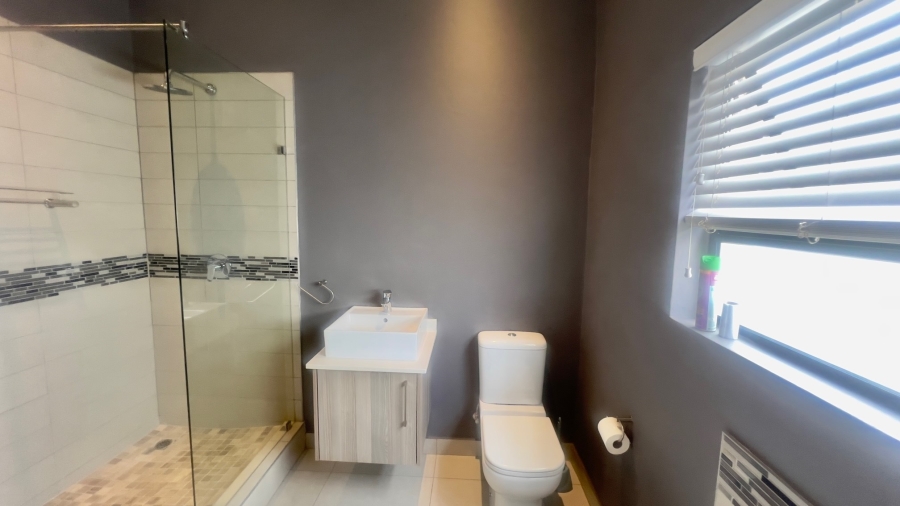 To Let 3 Bedroom Property for Rent in Broadacres Gauteng