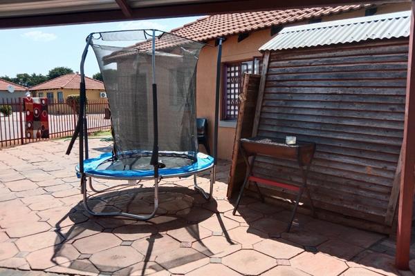 3 Bedroom Property for Sale in Theresa Park Gauteng