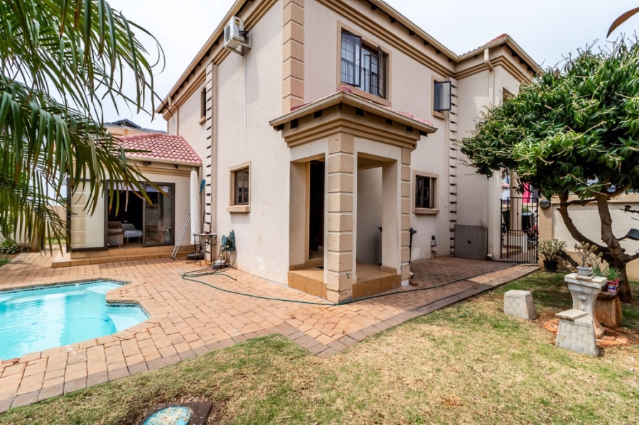 4 Bedroom Property for Sale in Green Acres Estate Gauteng