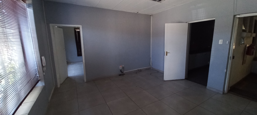 To Let commercial Property for Rent in New Redruth Gauteng