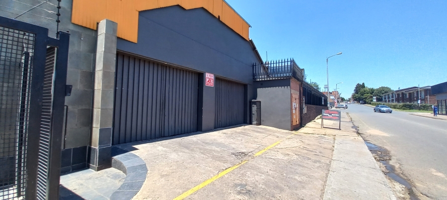 To Let commercial Property for Rent in New Redruth Gauteng