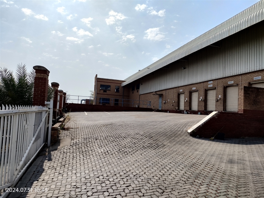 To Let commercial Property for Rent in North Riding Gauteng