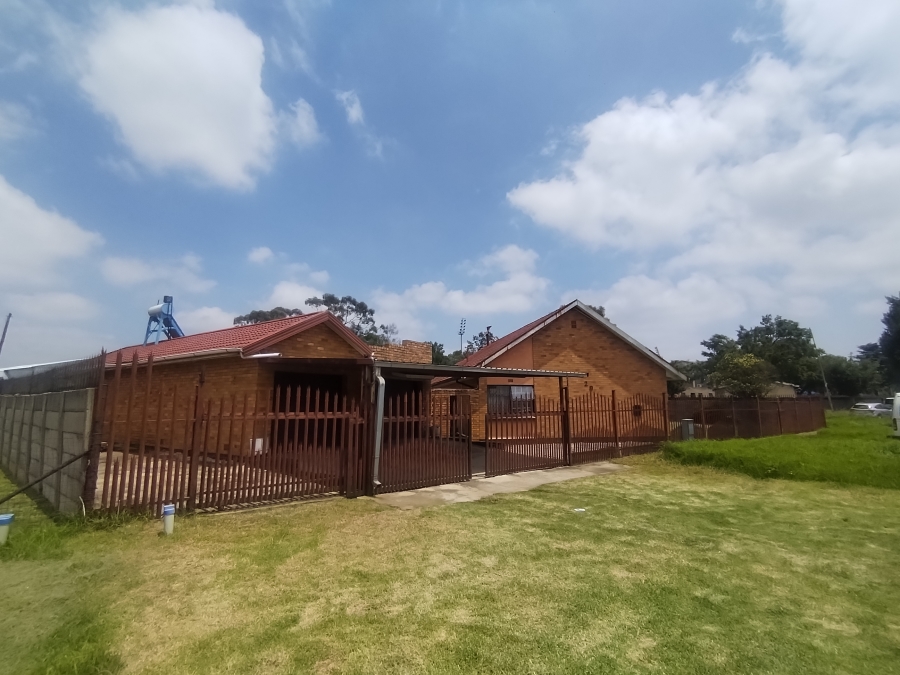 3 Bedroom Property for Sale in Elandsfontein Rail Gauteng