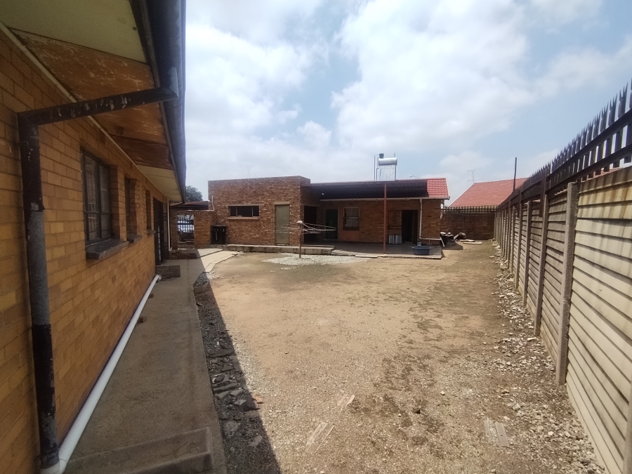 3 Bedroom Property for Sale in Elandsfontein Rail Gauteng