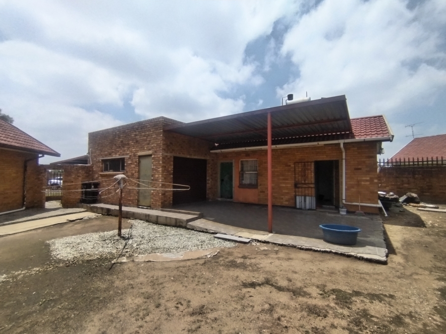 3 Bedroom Property for Sale in Elandsfontein Rail Gauteng