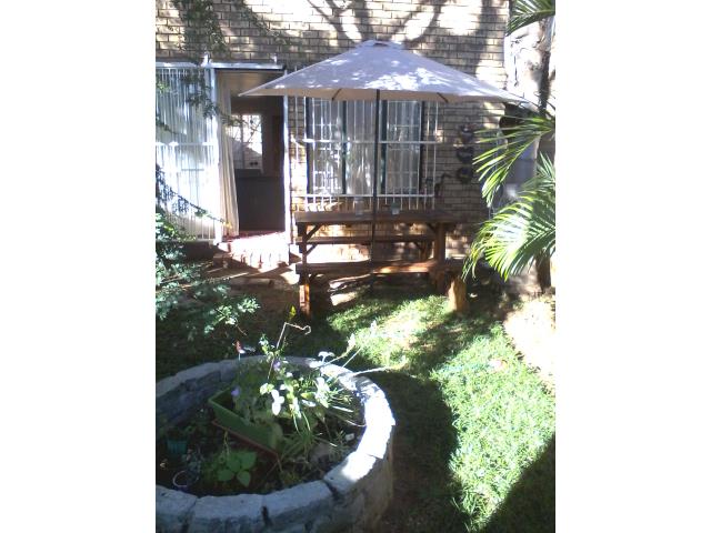 To Let 2 Bedroom Property for Rent in Faerie Glen Gauteng