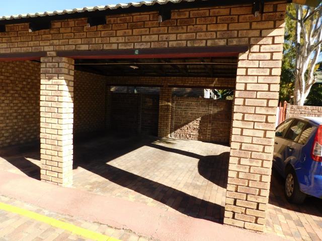 To Let 2 Bedroom Property for Rent in Faerie Glen Gauteng