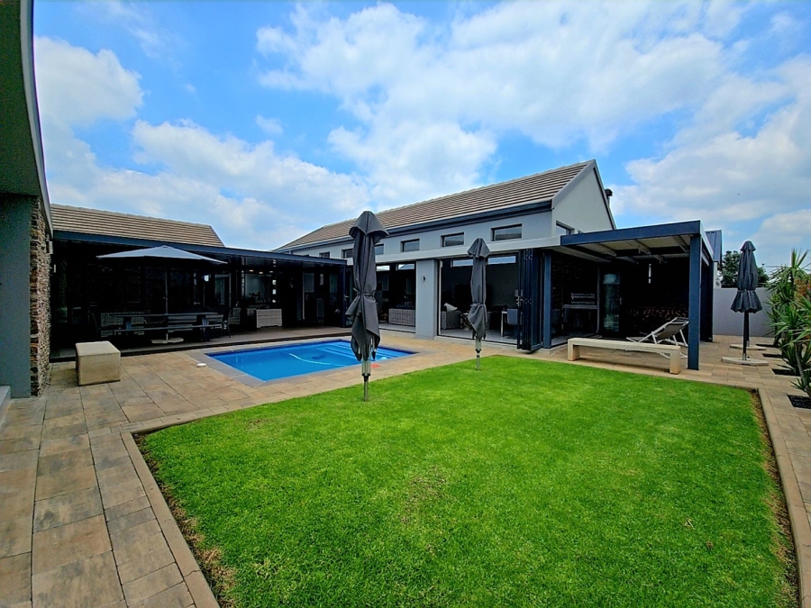 5 Bedroom Property for Sale in Midstream Meadows Gauteng