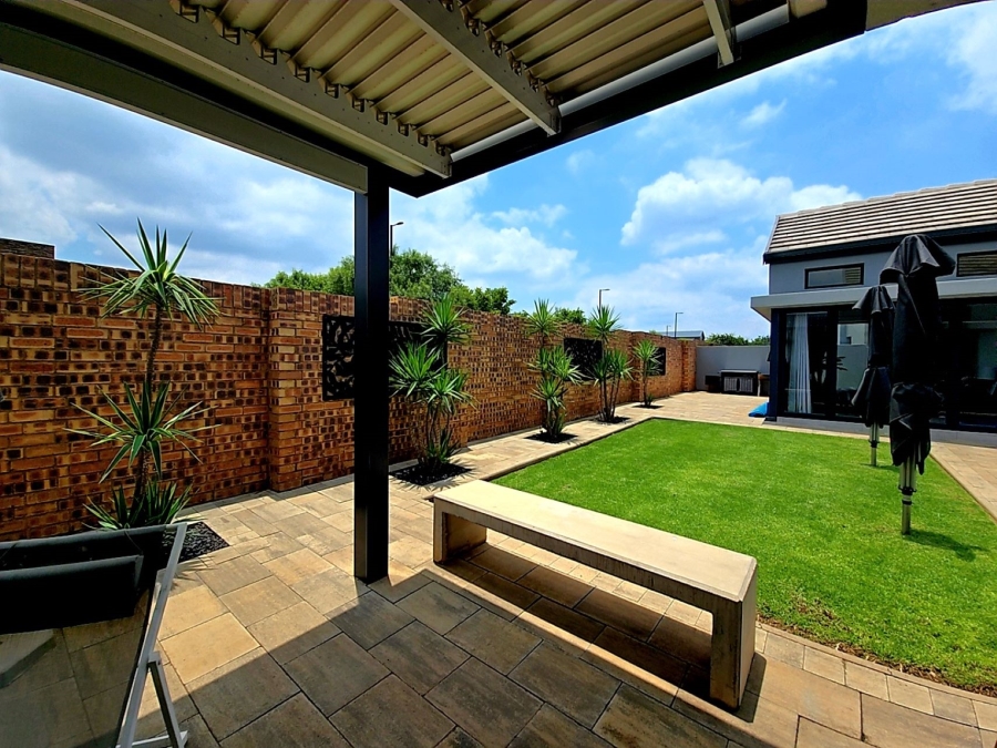 5 Bedroom Property for Sale in Midstream Meadows Gauteng