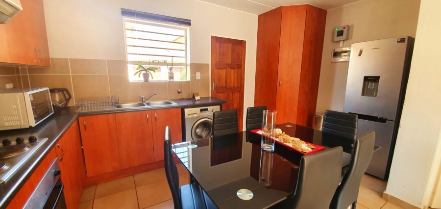 3 Bedroom Property for Sale in Wilgeheuwel Gauteng