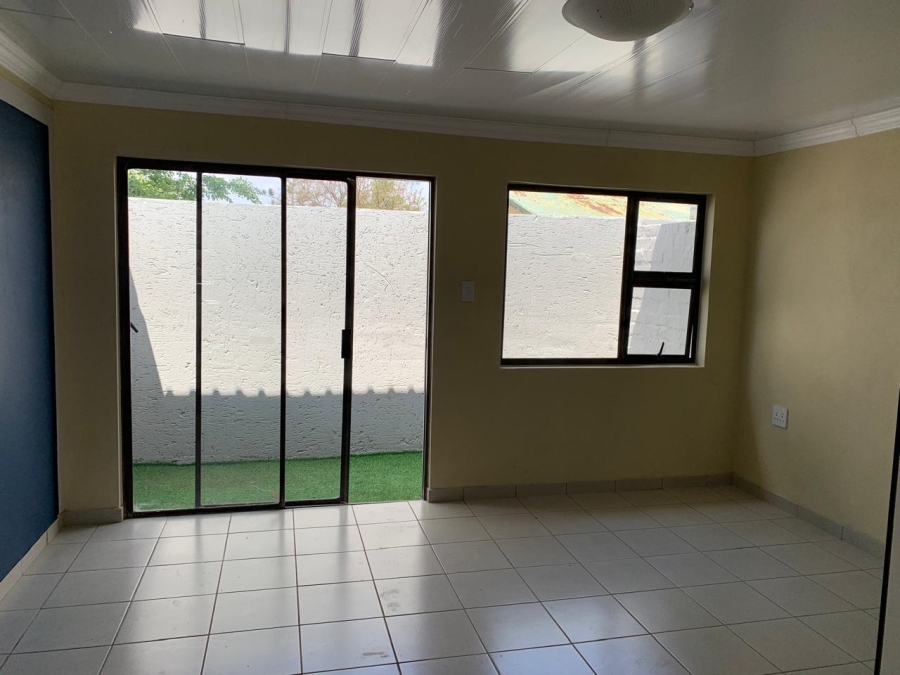 To Let 1 Bedroom Property for Rent in Tedstoneville Gauteng