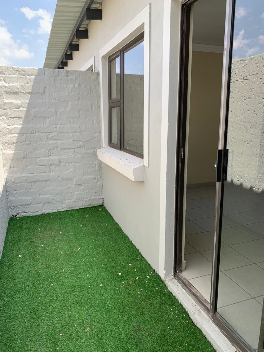 To Let 1 Bedroom Property for Rent in Tedstoneville Gauteng