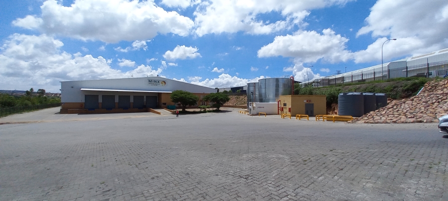 To Let commercial Property for Rent in Gosforth Park Gauteng