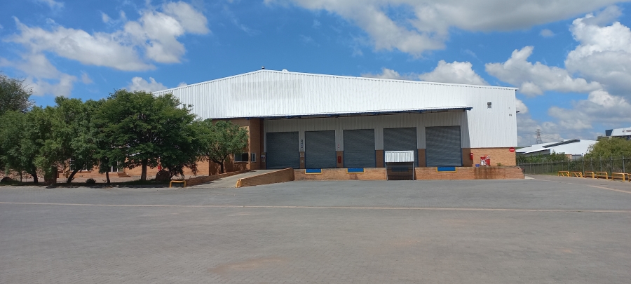 To Let commercial Property for Rent in Gosforth Park Gauteng