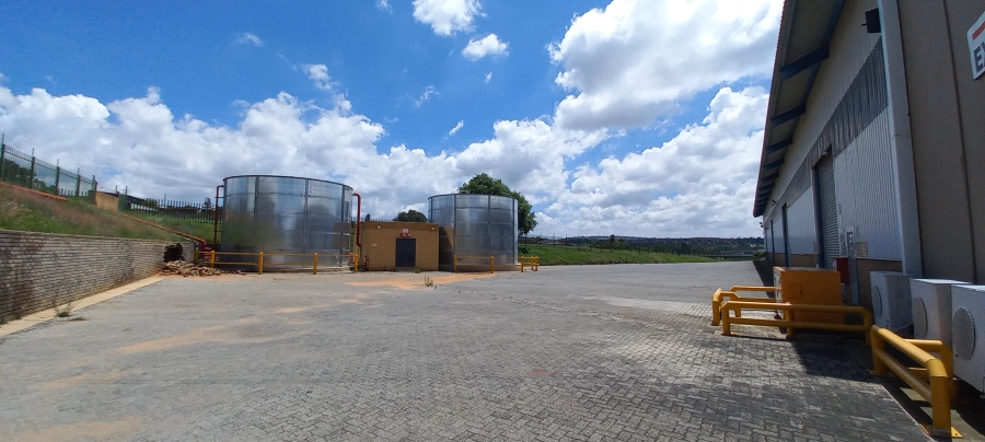 To Let commercial Property for Rent in Gosforth Park Gauteng