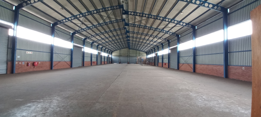 To Let commercial Property for Rent in Gosforth Park Gauteng