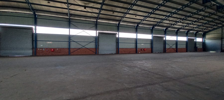 To Let commercial Property for Rent in Gosforth Park Gauteng