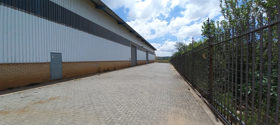 To Let commercial Property for Rent in Gosforth Park Gauteng