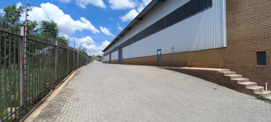 To Let commercial Property for Rent in Gosforth Park Gauteng