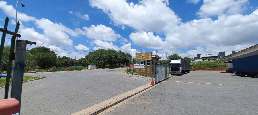 To Let commercial Property for Rent in Gosforth Park Gauteng