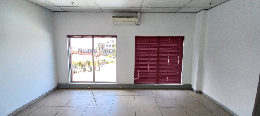 To Let commercial Property for Rent in Gosforth Park Gauteng