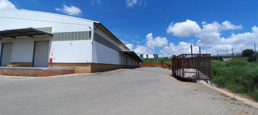 To Let commercial Property for Rent in Gosforth Park Gauteng