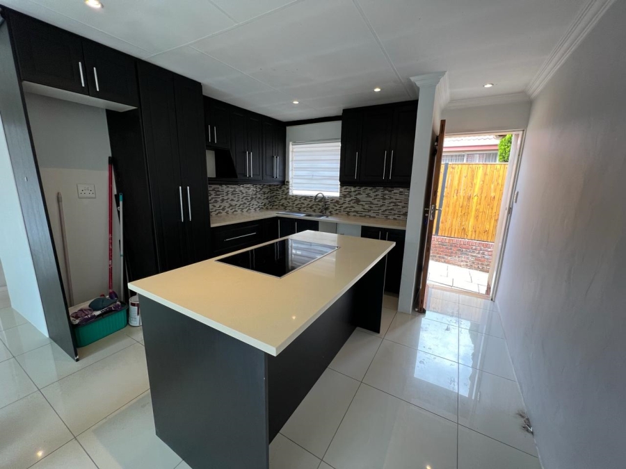 2 Bedroom Property for Sale in Sunninghill Gauteng