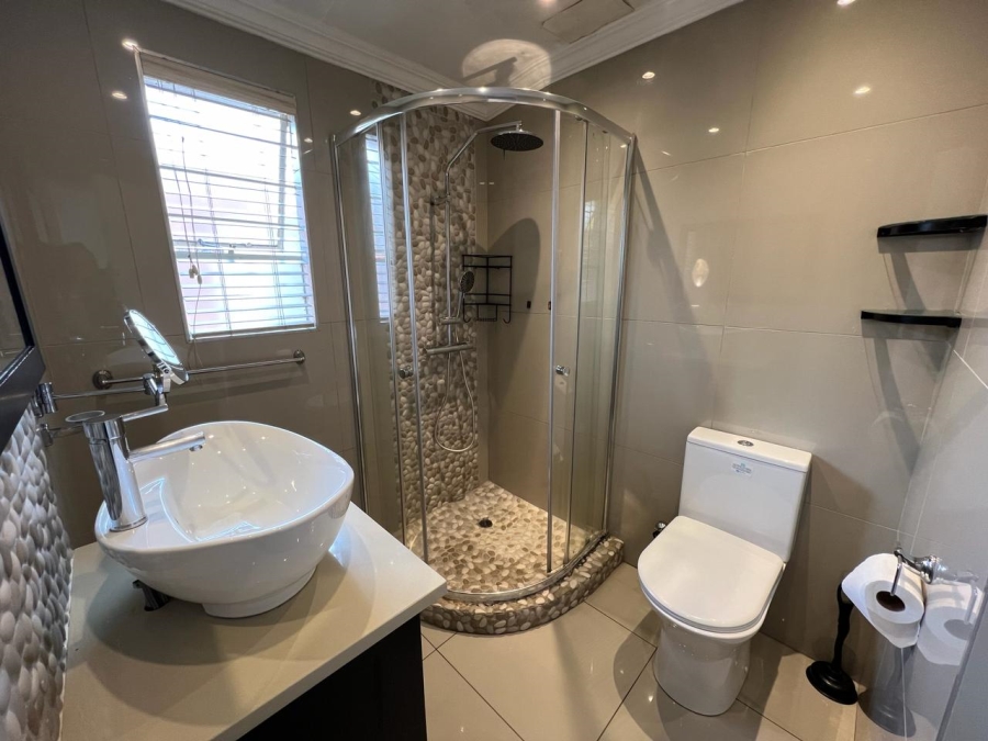 2 Bedroom Property for Sale in Sunninghill Gauteng