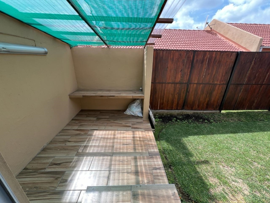 2 Bedroom Property for Sale in Sunninghill Gauteng