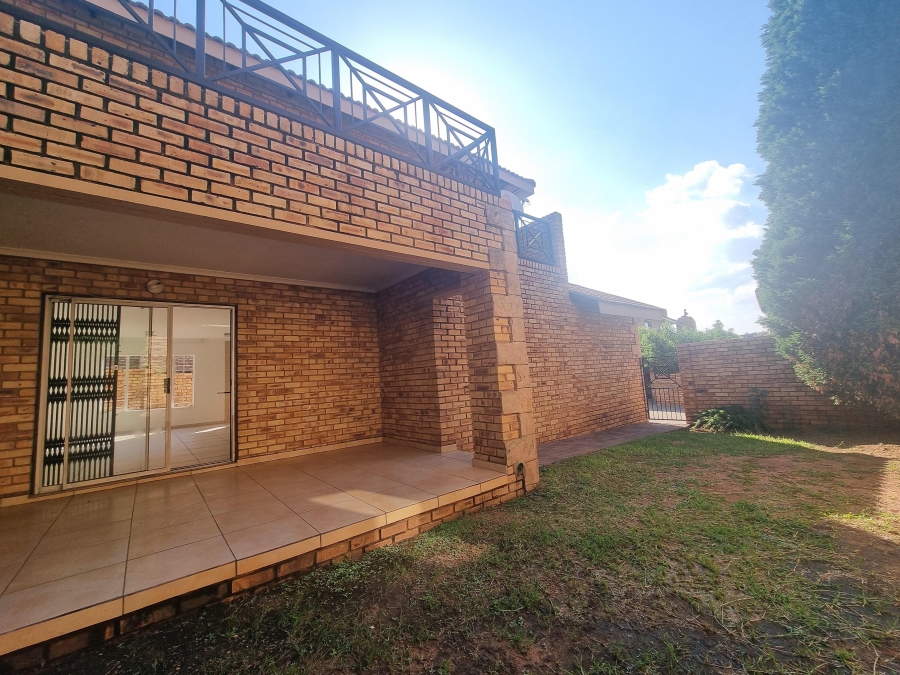 To Let 3 Bedroom Property for Rent in Ruimsig Gauteng