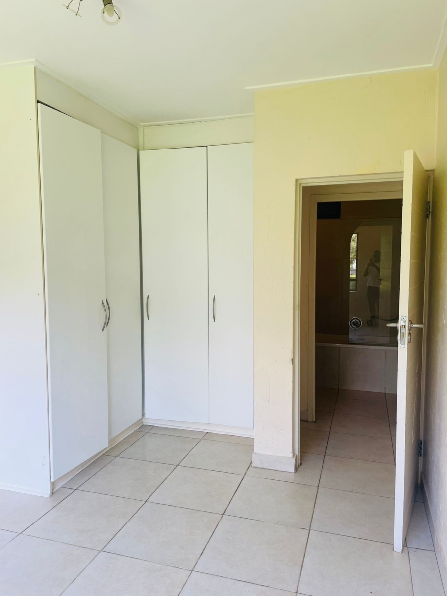 1 Bedroom Property for Sale in Jackal Creek Golf Estate Gauteng