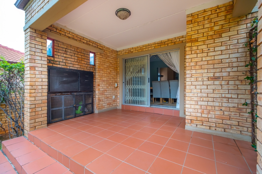 3 Bedroom Property for Sale in Amorosa Gauteng