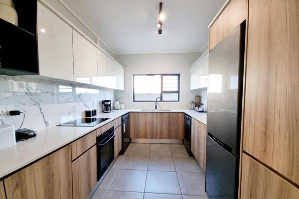 To Let 3 Bedroom Property for Rent in Waterfall Gauteng