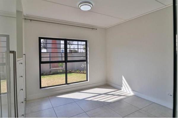 To Let 3 Bedroom Property for Rent in Waterfall Gauteng