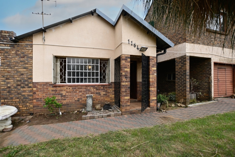 8 Bedroom Property for Sale in Moregloed Gauteng