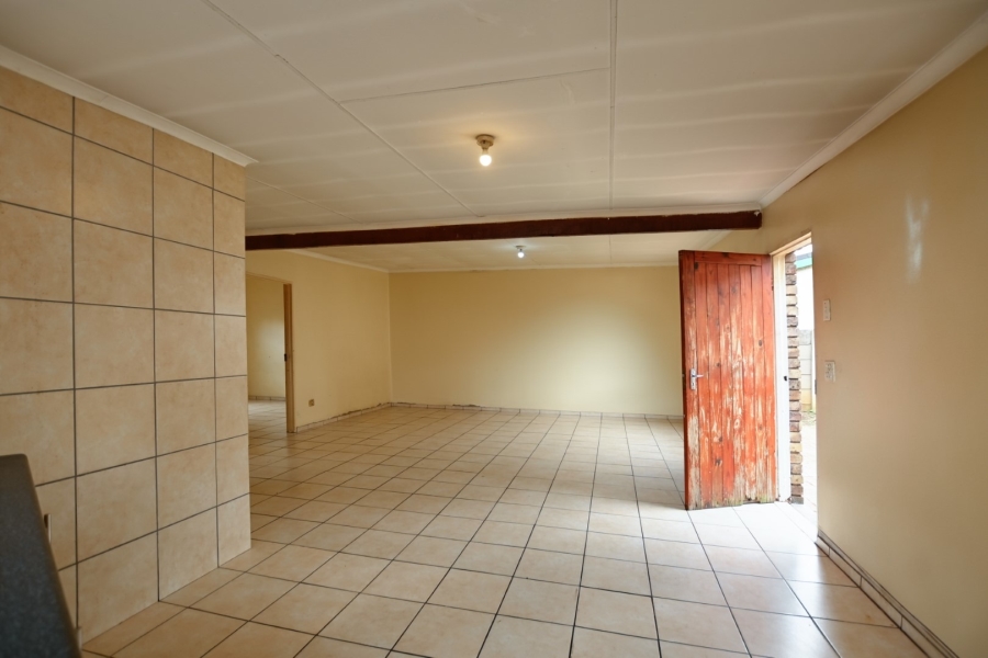 8 Bedroom Property for Sale in Moregloed Gauteng